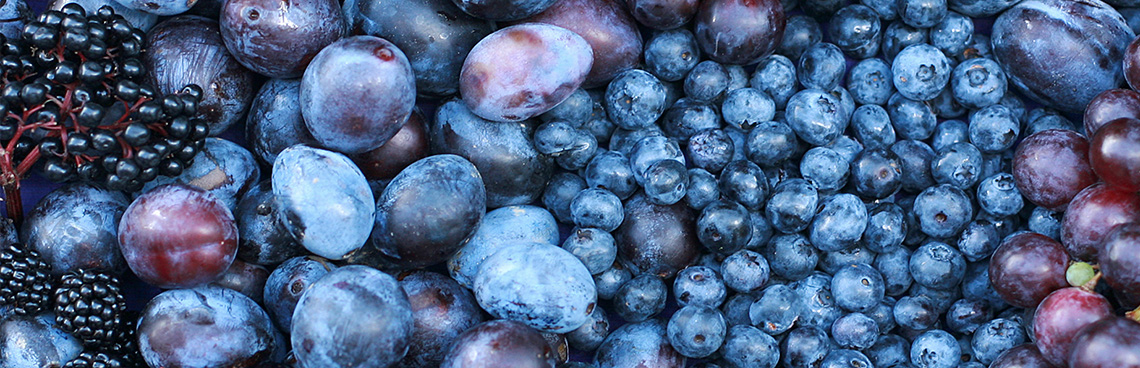 blackberrys, blueberries